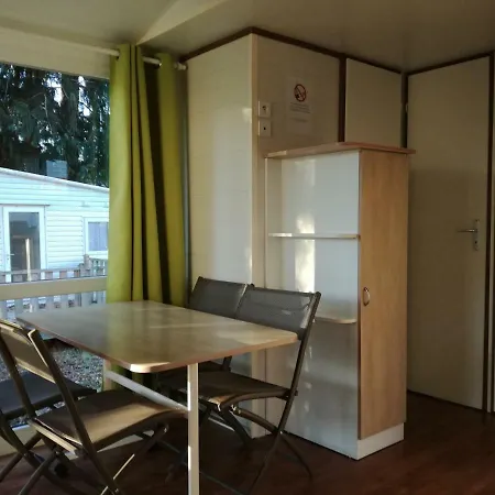 Mobilhome 181 Mont Dore مكان تخييم *
